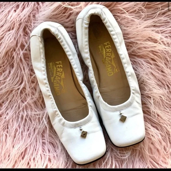 Salvatore Ferragamo flats 💯 percent Authentic - Picture 2 of 6